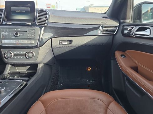 Used 2017 Mercedes-Benz GLS 550 4MATIC image 22