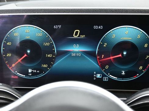 Used 2022 Mercedes-Benz GLE 350 4MATIC w/ Premium Package image 19