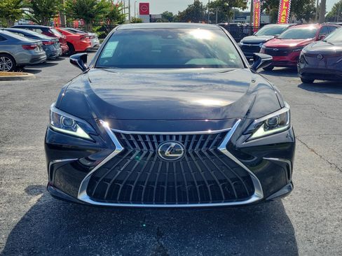 Used 2024 Lexus ES 300h w/ Premium Package FWD image 2