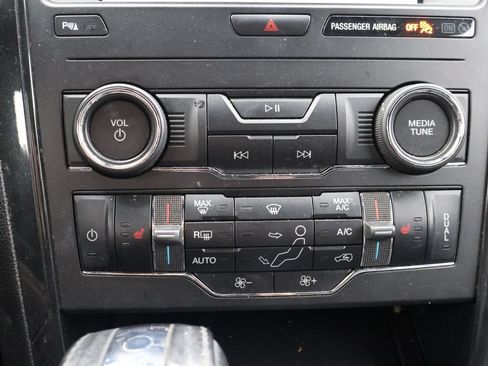 Used 2018 Ford Explorer XLT w/ Equipment Group 202A AWD/4WD image 24
