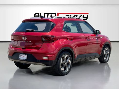 Used 2022 Hyundai Venue Limited FWD image 7