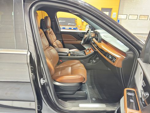 Used 2023 Lincoln Aviator Reserve w/ Equipment Group 201A image 23