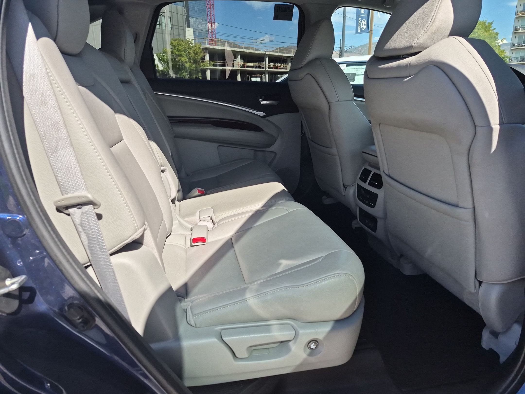 Used 2018 Acura MDX w/ Technology Package AWD/4WD image 30
