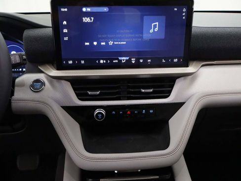 New 2025 Ford Explorer Active w/ Active Comfort Package image 9