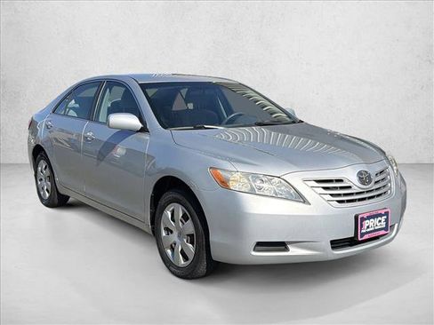 Used 2007 Toyota Camry LE image 3