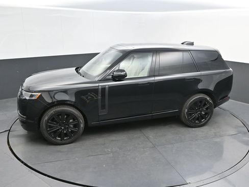 New 2026 Land Rover Range Rover SE image 32