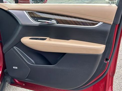 Used 2020 Cadillac XT6 Premium Luxury w/ Platinum Package image 10