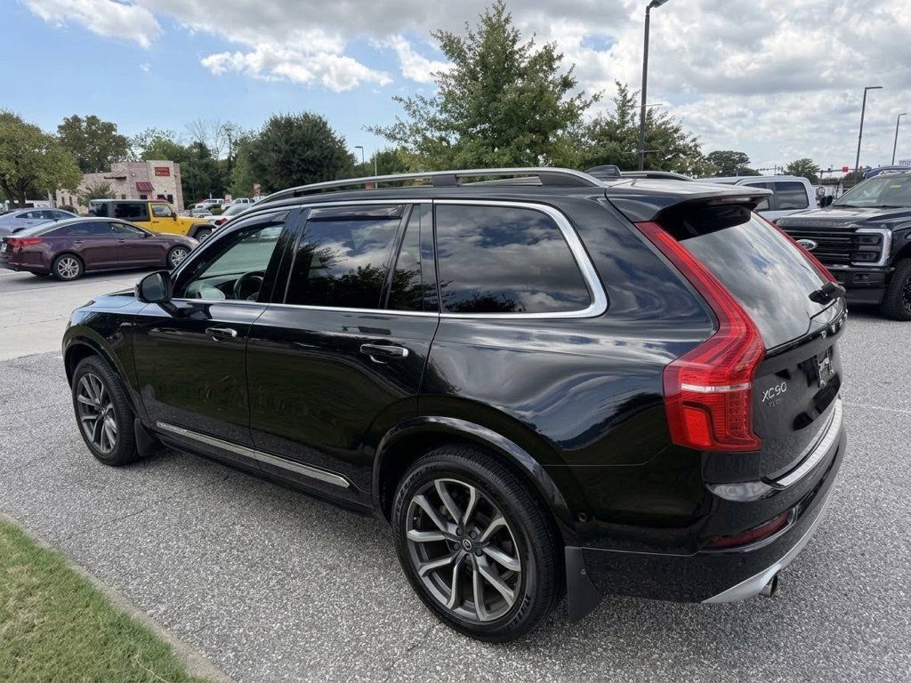 Used 2018 Volvo XC90 T5 Momentum w/ Convenience Package AWD/4WD image 4
