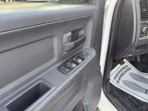 Used 2012 RAM 3500 ST w/ Chrome Appearance Group image 10