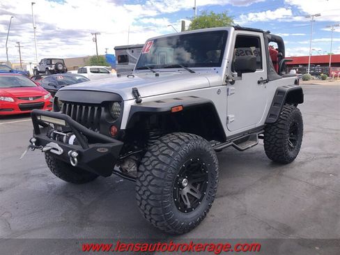 Used 2012 Jeep Wrangler Rubicon w/ Connectivity Group AWD/4WD image 4