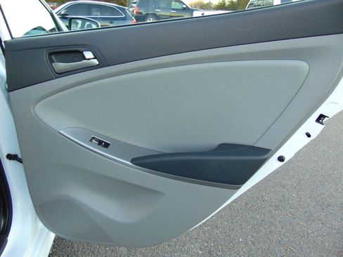 Used 2017 Hyundai Accent SE image 47