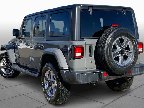 Used 2018 Jeep Wrangler Unlimited Sahara w/ Dual Top Group image 11