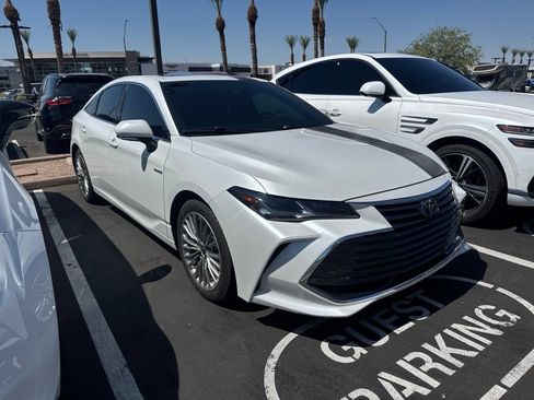 Used 2021 Toyota Avalon Limited w/ Advanced Safety Package FWD image 3