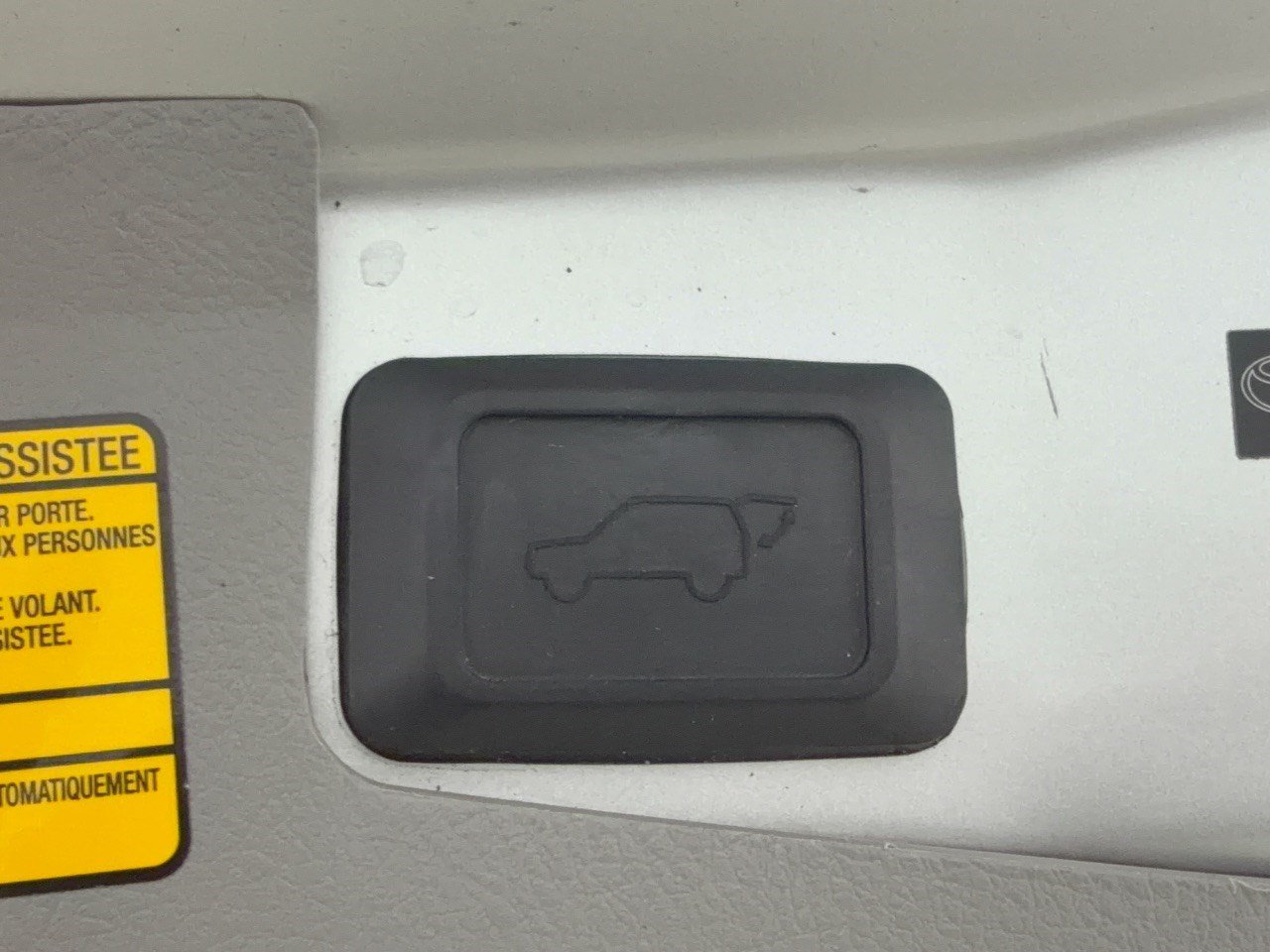 Used 2011 Toyota Highlander Limited w/ Tow Pkg FWD image 28