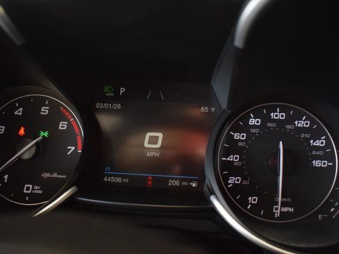 Used 2022 Alfa Romeo Giulia Veloce image 32