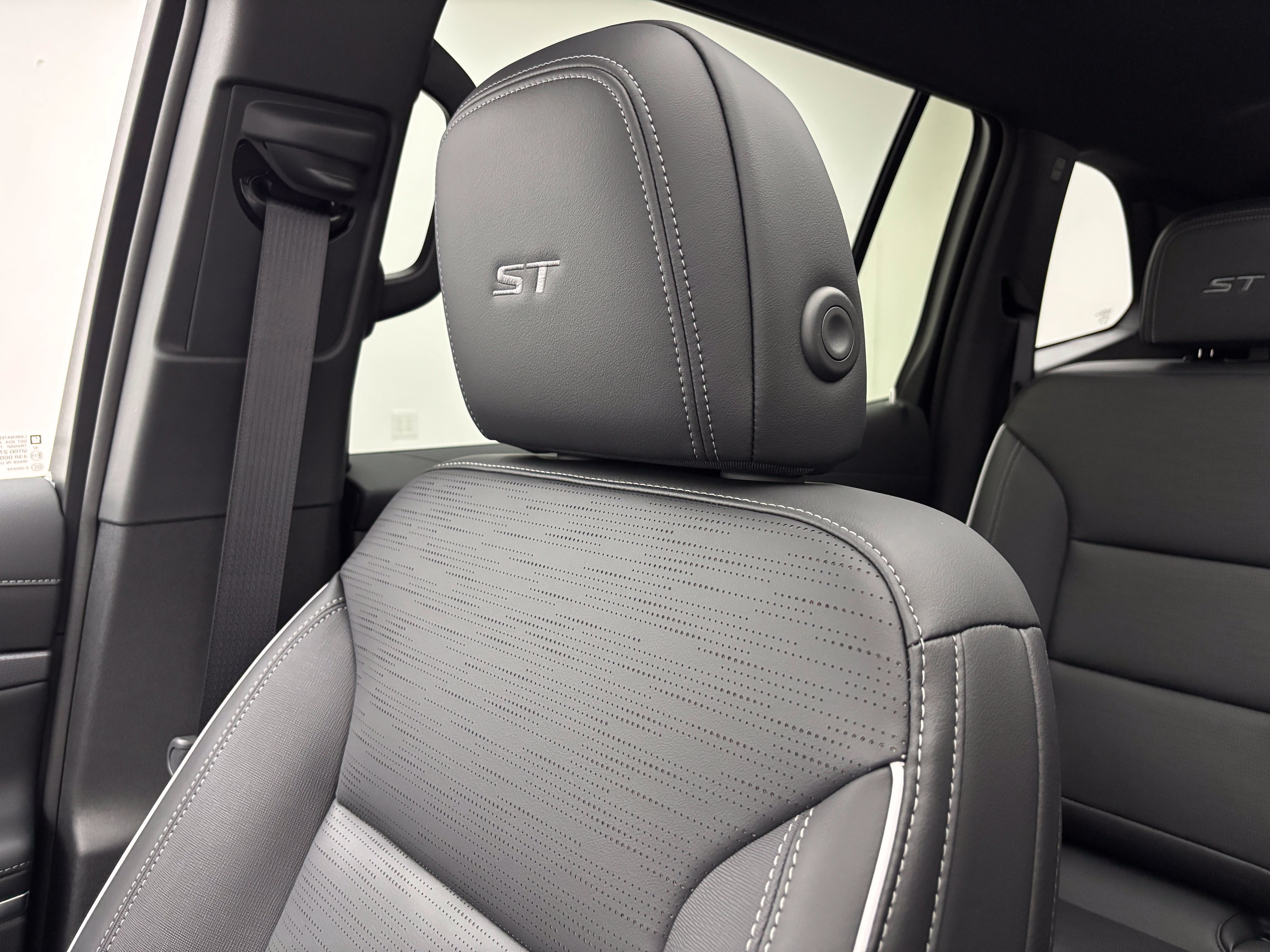 New 2026 Buick Enclave Sport Touring w/ Power Package FWD image 47