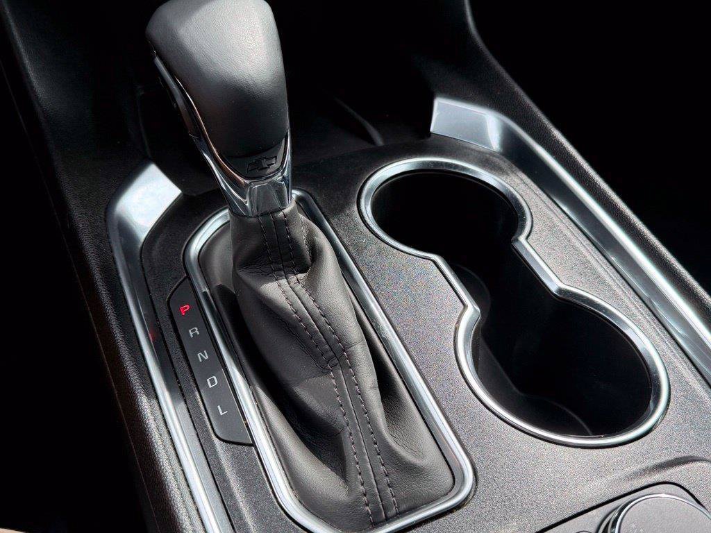 Used 2023 Chevrolet Traverse Premier FWD image 19