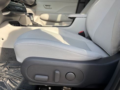 Used 2025 Hyundai Kona SEL image 22