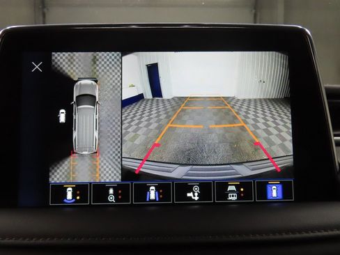 Used 2024 Chevrolet Suburban High Country image 15