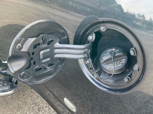 Used 2019 RAM 3500 Tradesman w/ Chrome Appearance Group image 18