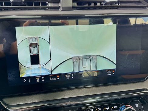 Used 2024 GMC Sierra 3500 AT4 w/ Technology Package image 43