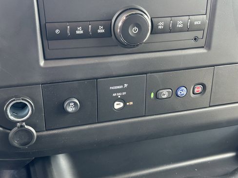 Used 2025 Chevrolet Express 2500 w/ Driver Convenience Package image 27