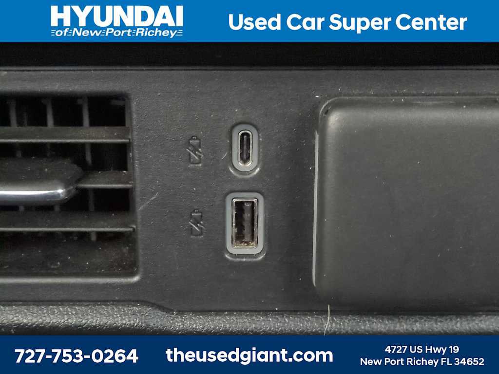 Used 2024 Chevrolet Silverado 1500 LT AWD/4WD image 15