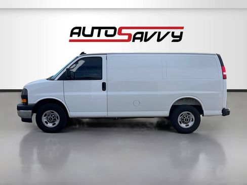 Used 2025 GMC Savana 2500 w/ Safety Package RWD image 4