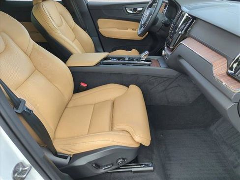 Used 2025 Volvo XC60 B5 Ultra w/ Protection Package Premier AWD/4WD image 21