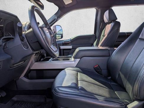 Used 2022 Ford F250 Lariat w/ Black Appearance Package image 13