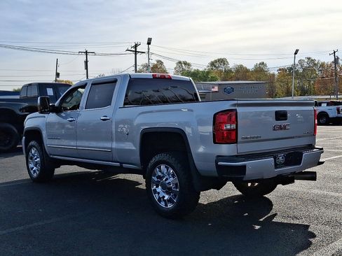 Used 2018 GMC Sierra 2500 Denali w/ Duramax Plus Package image 7