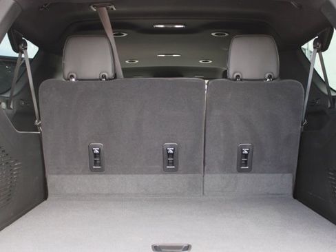 Used 2025 Chevrolet Suburban Premier image 14