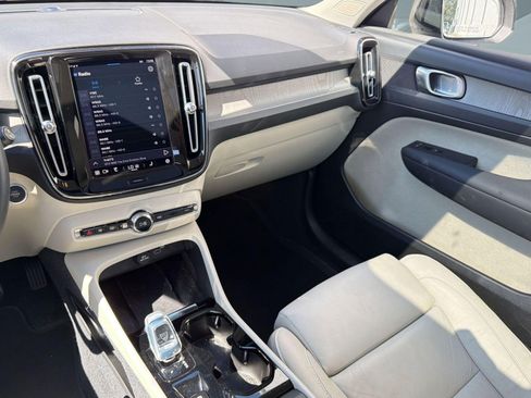 Used 2023 Volvo XC40 B5 Plus w/ Protection Package Premier image 26