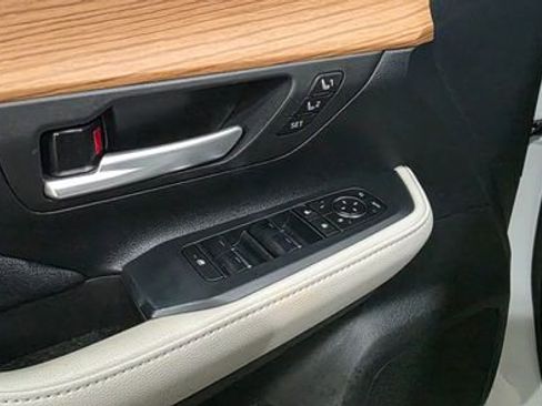 Used 2024 Toyota Grand Highlander Limited image 12