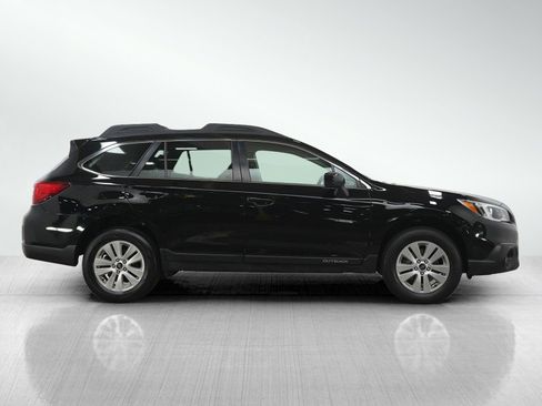 Used 2017 Subaru Outback 2.5i Premium AWD/4WD image 6