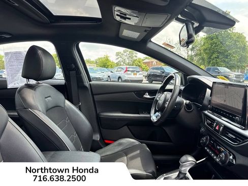 Used 2023 Kia Forte GT-Line w/ GT-Line Premium Package FWD image 17