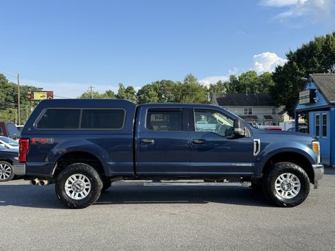 Used 2017 Ford F250 XLT w/ XLT Value Package image 5