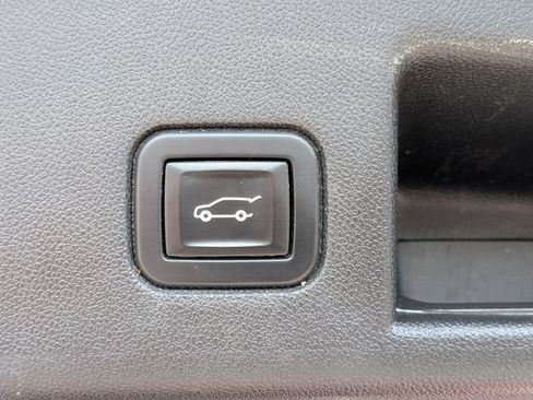 Used 2020 Chevrolet Equinox LT AWD/4WD image 18