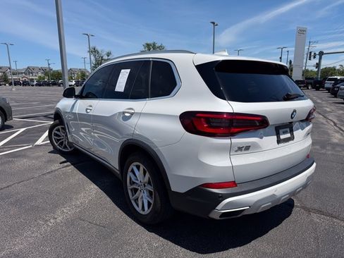 Used 2021 BMW X5 xDrive40i w/ Premium Package AWD/4WD image 3