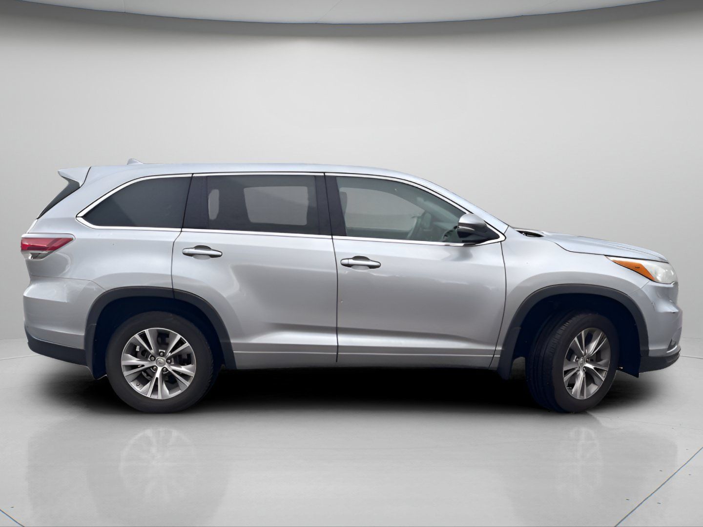 Used 2015 Toyota Highlander Plus AWD/4WD image 5