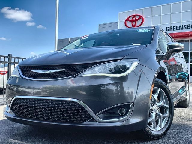 Used 2018 Chrysler Pacifica Limited FWD image 1