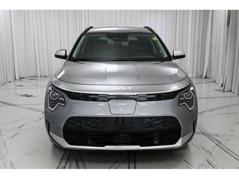 New 2026 Kia Niro Wind w/ Wind Preserve Package FWD image 3