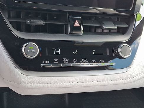 Used 2025 Toyota Corolla SE FWD image 23