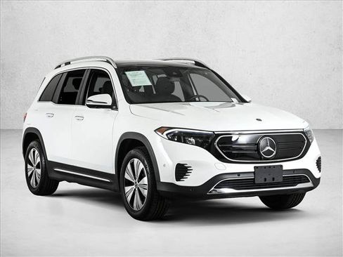 Used 2023 Mercedes-Benz EQB 300 EQB 300 w/ Pinnacle Package image 3