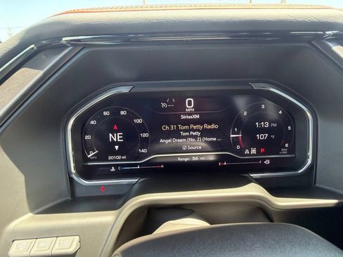 Used 2025 GMC Sierra 1500 AT4 w/ AT4 Premium Package AWD/4WD image 29
