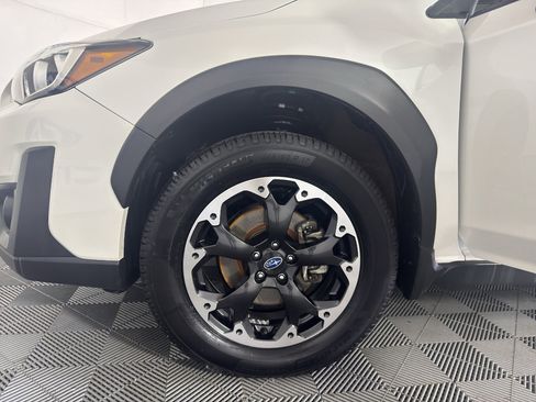 Used 2021 Subaru Crosstrek 2.0i Premium w/ Moonroof Package AWD/4WD image 12