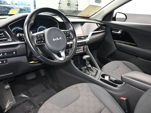 Used 2022 Kia Niro LXS image 12