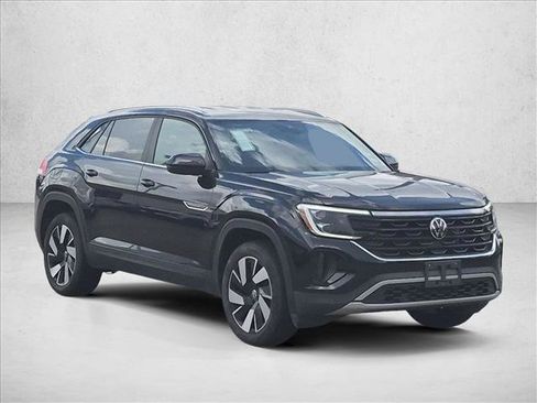 Used 2026 Volkswagen Atlas Cross Sport SE FWD image 3