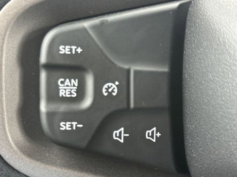 New 2025 Ford Bronco 4-Door image 28