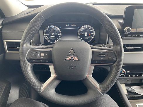Used 2024 Mitsubishi Outlander ES AWD/4WD image 13